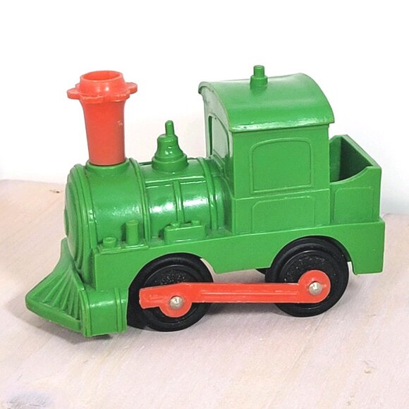 Vinyl Vintage Green and Red Train Locomotive 4.75 x 2.5 x 3.5 inch West Germany - Picture 1 of 7